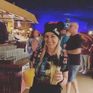 Meet your Posher, Hilary